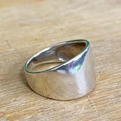 Sterling Silver Ring (Stamped 925)
