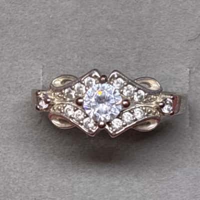 925 Womens Ring Silver with clear stones 