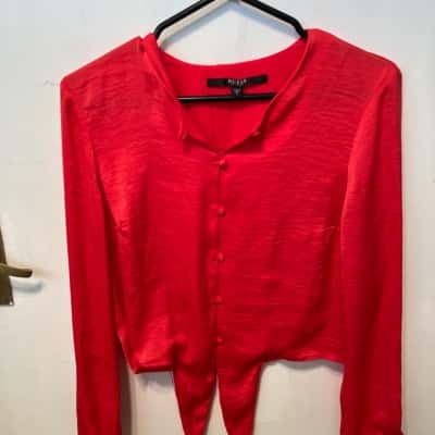 Guess Womens  Size S Long Sleeve/ dressShirt Red 