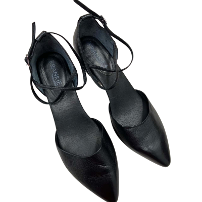 Frankie4 Women's Black leather Courts