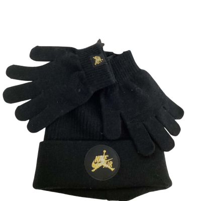 NEW Nike Air Kids Beanie and Gloves 