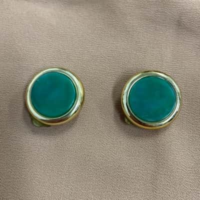  Womens Vintage Gold Tone Green Centred Clip On Earrings