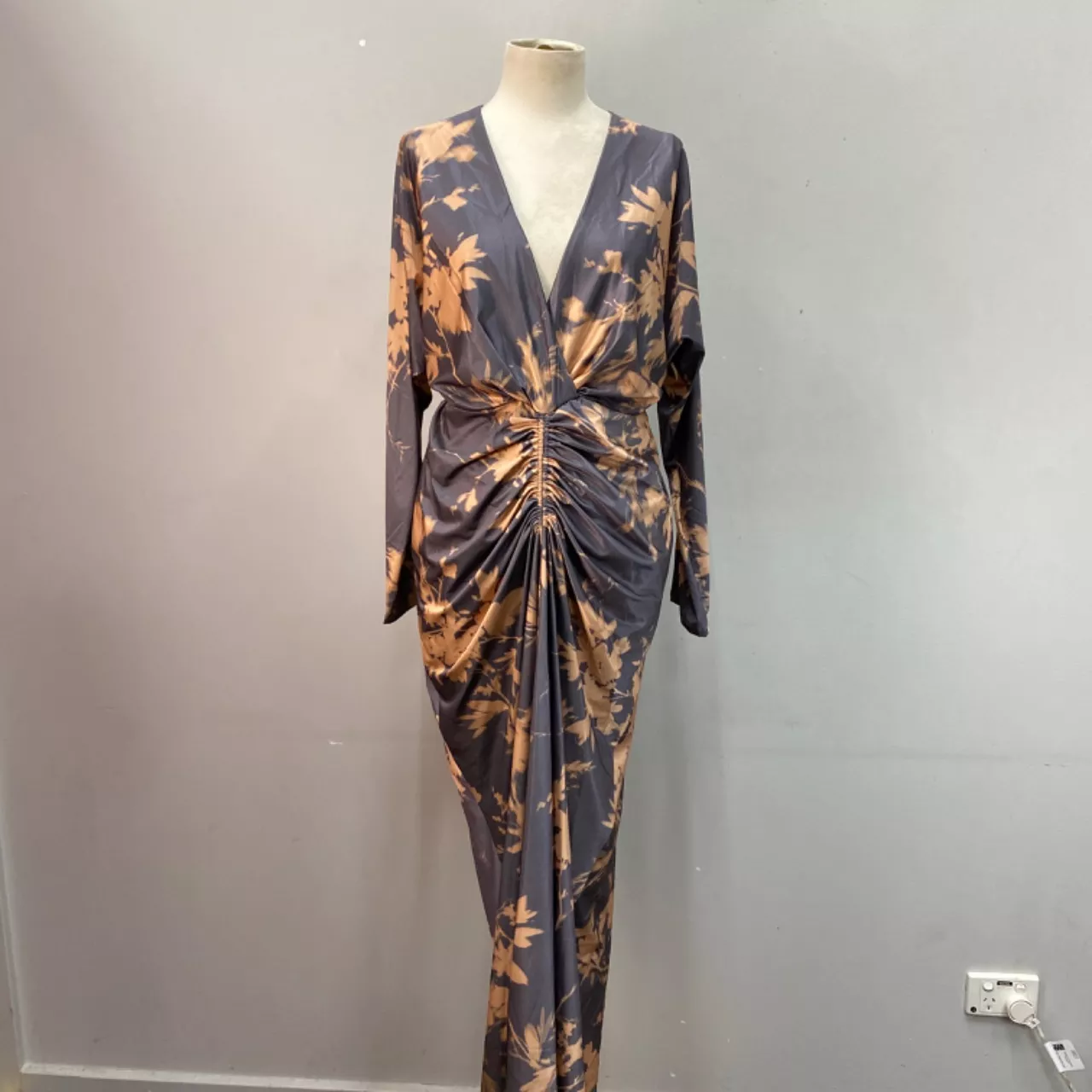 sheike gold dress Womens Size 16 Midi Grey & Bronze Sateen(s) - Used Very Good Midi dress
