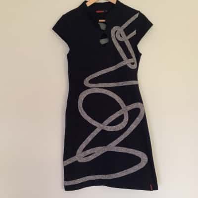 Pygmees  High Collar Fitted Abstract Dress    Size XL 