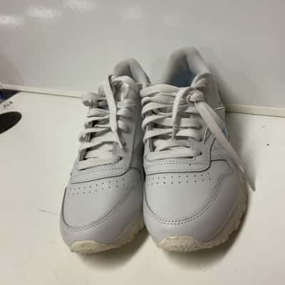 Reebok Womens  Size 8 Sneakers Blue / White 