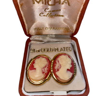  Women’s Earrings Cameo style Gold Played