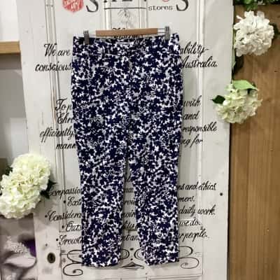 Sportscraft Brand! NWOT FLORAL PATTERN STRAIGHT LEG CASUAL PANT Womens  Size 8 Straight Leg Pants Floral / Navy Blue / Pattern / White 