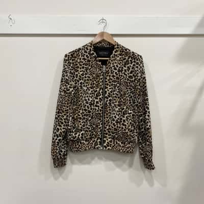 Decjuba Womens  Size 10 Zip up  Jacket Animal print 