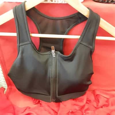Nike black size M mesh insert sports bra with front zip