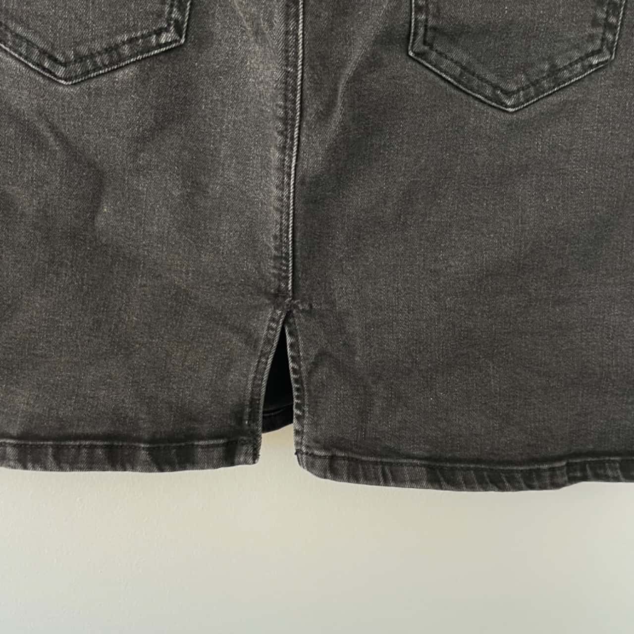 Just Jeans Black Denim Skirt Size 12 / L