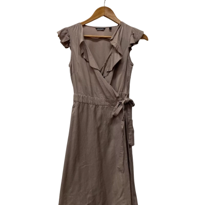 Basque Womens  Size 6 Wrap Dress Beige 