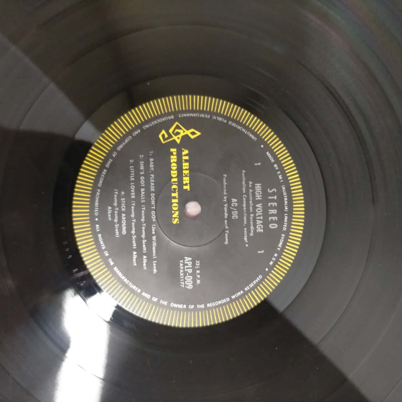 AC/DC HIGH VOLTAGE Vinyl Record EMI Records GUC(s)