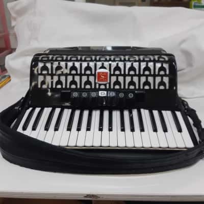 Bai- Le 96 Piano Accordian