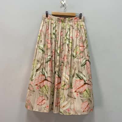 Witchery Womens  Size 10 Pleated Skirt Floral/Fauna