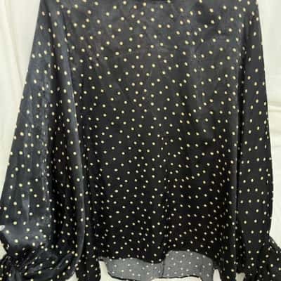 Imonni black long sleeve top