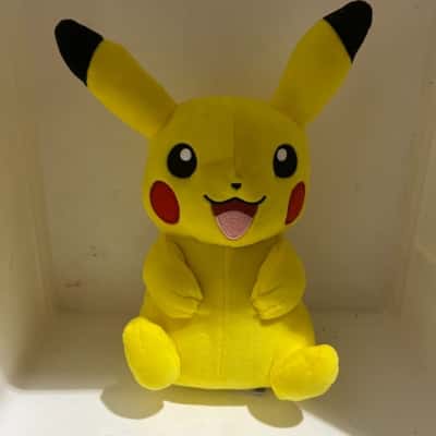 Pokémon Pikachu Plushie 8"
