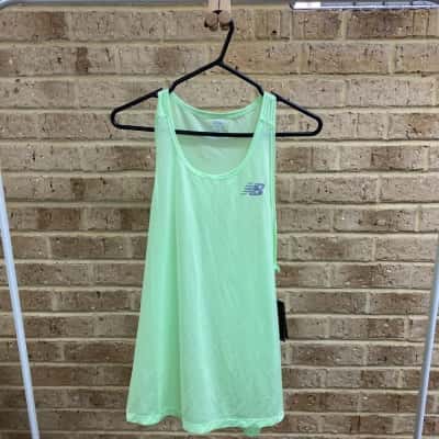 New Balance Mens impact singlet Size L 