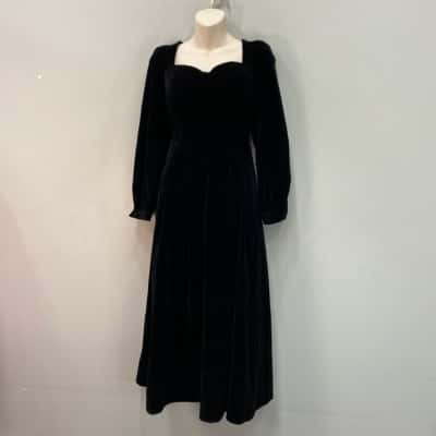  Afterwords Shop Women’s Black Velvet  Size M Midi Dress 