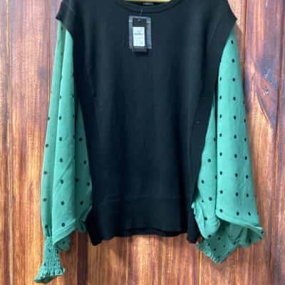 City Chic Size M Black  / Green  top new 