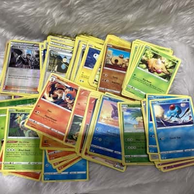100 + Pokémon mixed cards 