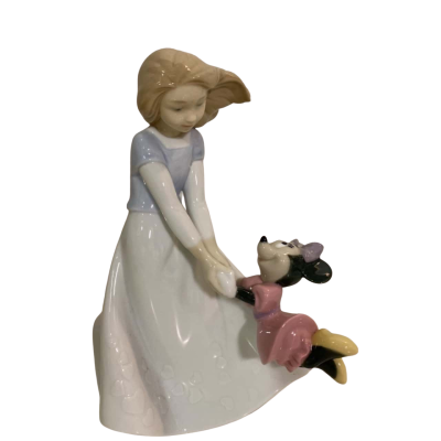 Nao Friends With Minnie Porcelain Figurine 
