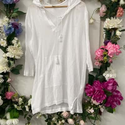 Seafolly Size M White hoodie