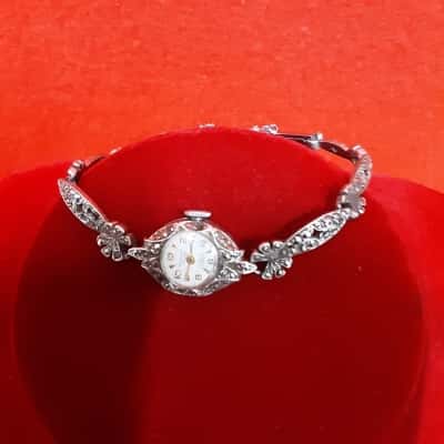Waltham Mainline 17 jewels vintage marcasite watch manual wine 1940s  1950s