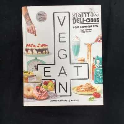 VEGAN EAT by Shannon Martinez and Mo Wyse