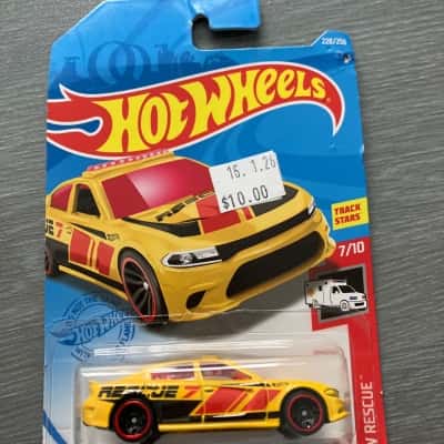 Hot wheels ‘15 dodge charger srt