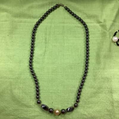  Womens . Hematite and yellow bead necklace (jb)