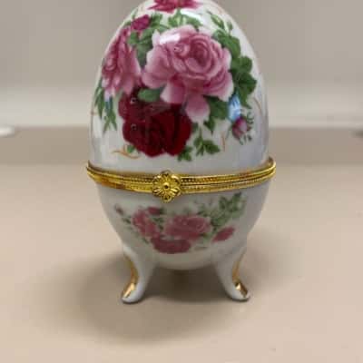Vintage Victorian Standing Egg Pill Box Jewelry Trinket Gold Trim