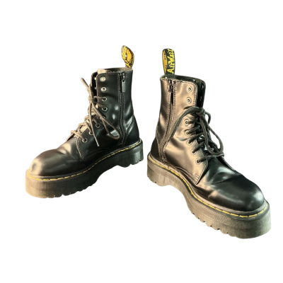 Dr Martens chunky sole Unisex 8 hole Size 42 Black boots