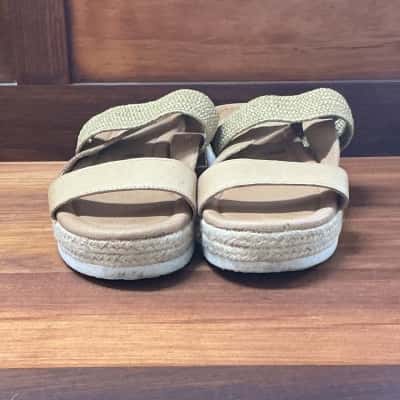 Alfie & Evie Womens  Size 40 Sandals Beige 