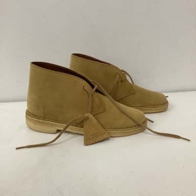 Clarks Originals Oak Suede Desert Boot Beige Size US 6.5M
