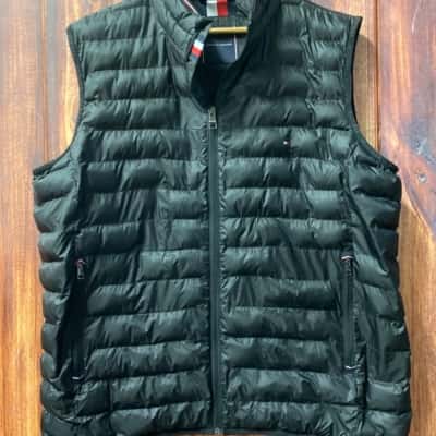 Tommy Hilfiger   Size M puffer Vest Jacket Black  