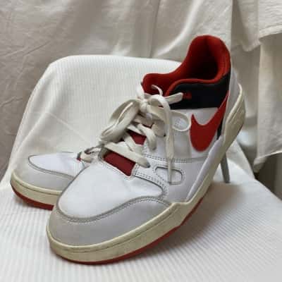 Nike Mens  Size 9 Sneakers Red / White 