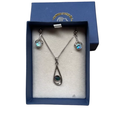  Classy Paua Shell Drop Earrings & Necklace Set -Still in Gift Box 