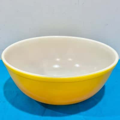 Vintage Pyrex Primary Yellow Mixing Bowl 1950’s