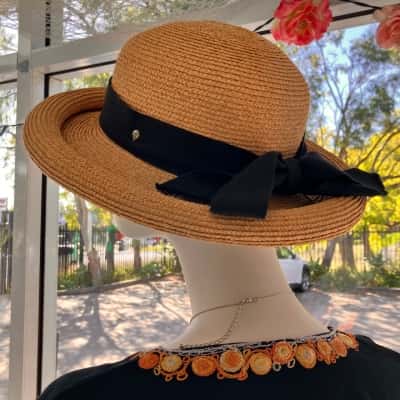 Helen Kaminski Womens Hat 100% Rafia Made in Australia 