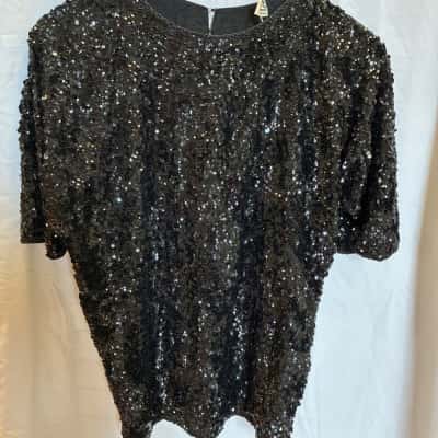  Womens  Size M Short Sleeve Top Black  