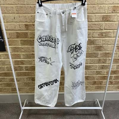  Mens Jungle storm off white jeans  Size M 