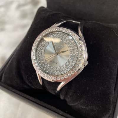 Fifth Avenue Collection Silver Toned Sparkling Watch. New & Working 