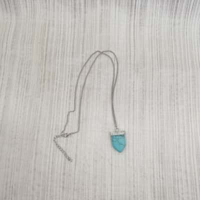 Howlite Aqua Marble Stone Pendant with a Silver Tone Chain Necklace 
