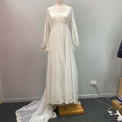  93 Collections Womens  Vintage 1960’s Boho Size 14 Wedding Dress Off White 
