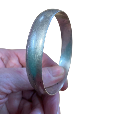 Beautiful silver Bangle with  Old hallmark signifying a silver content of 800.  