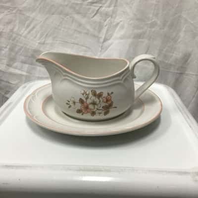Countryware genuine stoneware peachwood Gravy boat w/stand