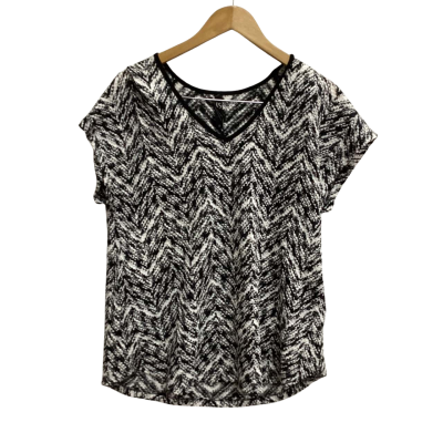 Taking Shape Womens  Size 12 Short Sleeve Top Black  / White(f) 