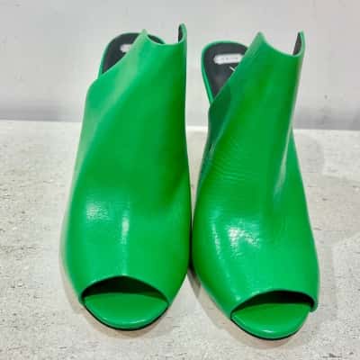 SKIN Slip on Heels Green Size 39