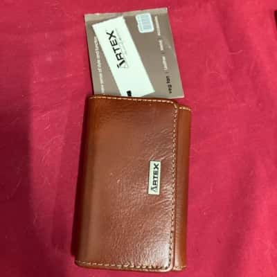  Artex Unisex Six Key Chain Wallet Tan
