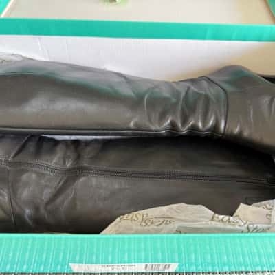 Easy Steps Womens  Size 7.5 Black  knee high cut heel 